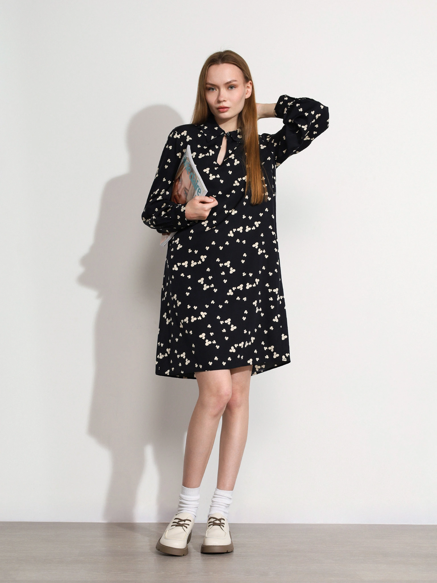 Платье темно-синего цвета с цветочным принтом из вискозы